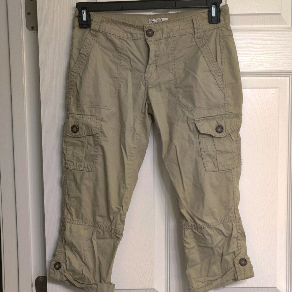 SO Beige Capri Cargo pants